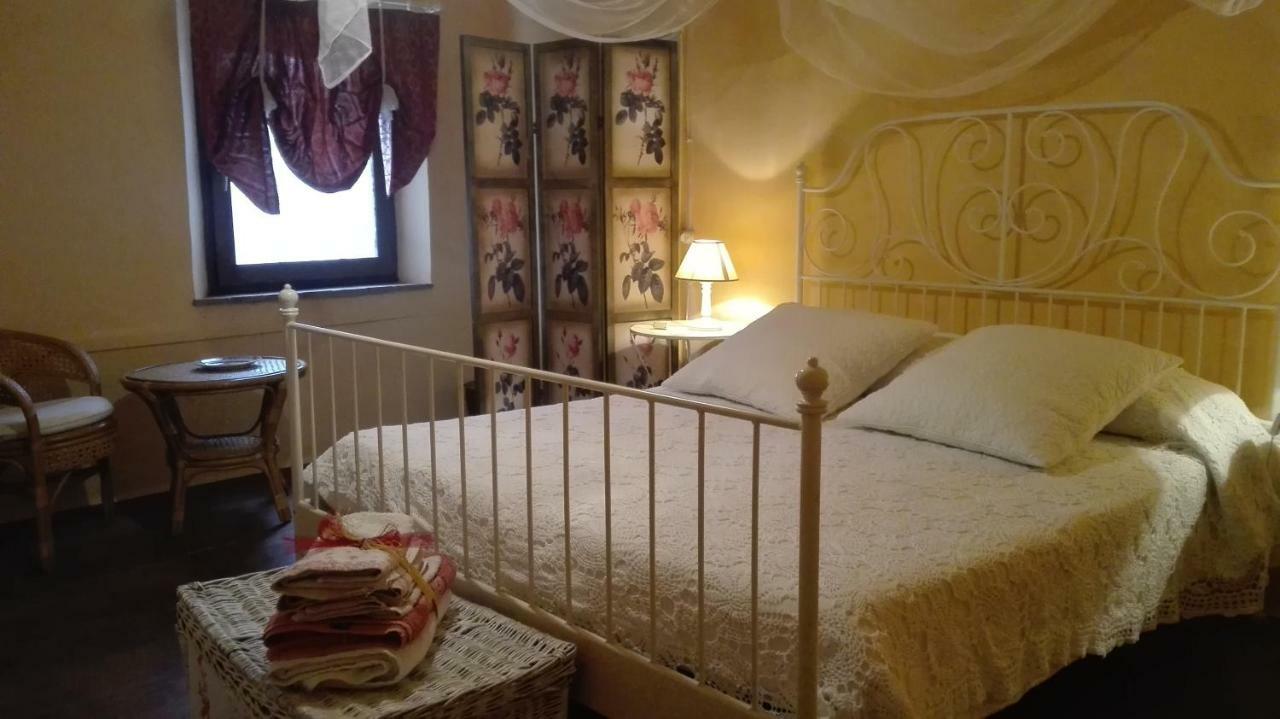 לינה וארוחת בוקר סניגליה A Casa Di Sara מראה חיצוני תמונה